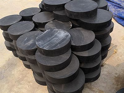 呼兰区板式橡胶支座由若干层橡胶片与薄钢板经加压硫化